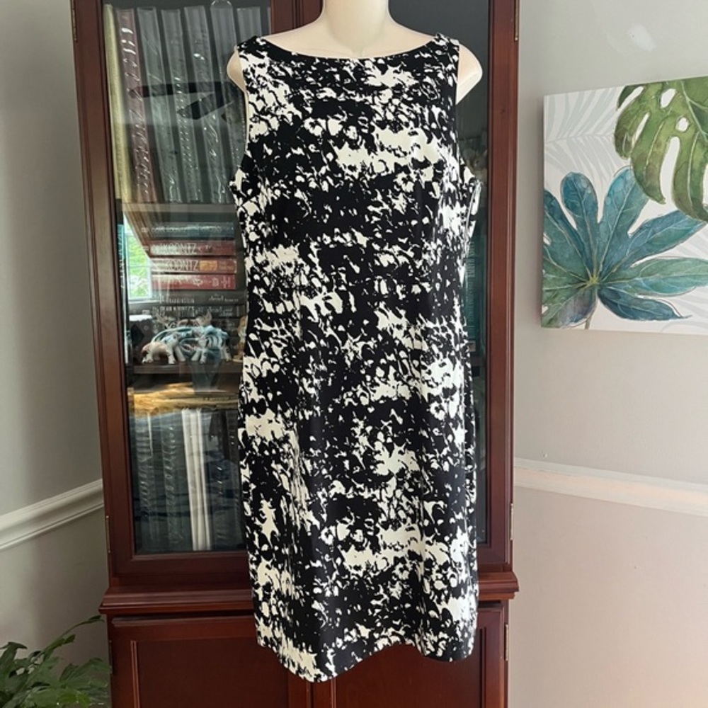Ann Taylor Black and White Sleeveless Dress 12